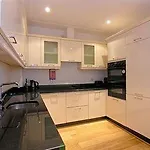 Jameson Court Hotel apartamentowy