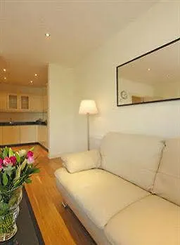 Jameson Court 4*