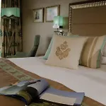 מלון דירות Jameson Court 4*