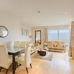 Jameson Court 4*