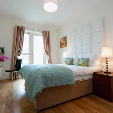 Jameson Court Aparthotel