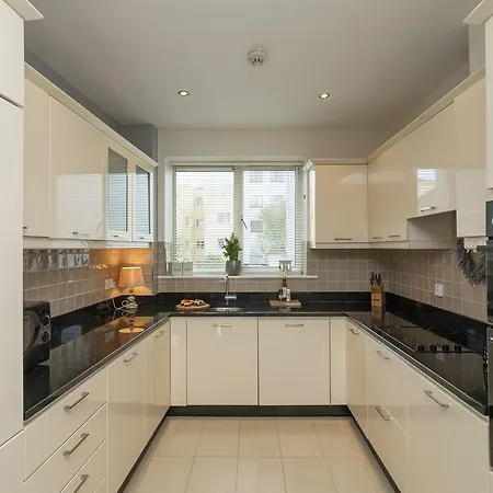 Jameson Court 4* גלוואיי