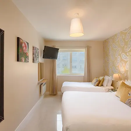 Jameson Court Aparthotel 4*