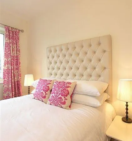 Jameson Court Aparthotel